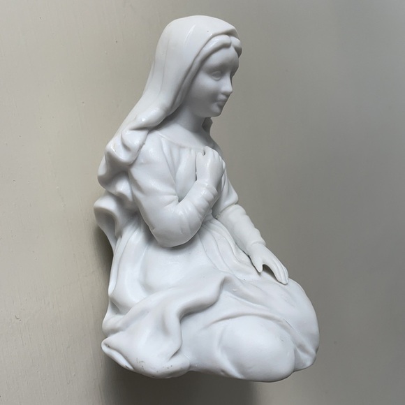 Mary Figure Avon Nativity Collectables 1981 - Picture 3 of 16